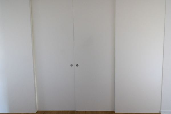 Schiebetür vom Entrée aus gesehen